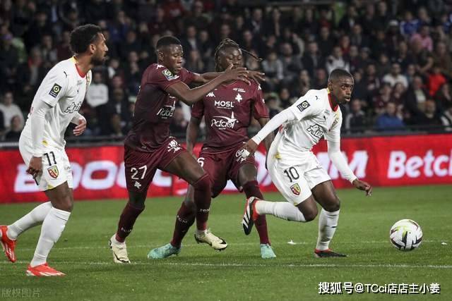 尴尬！中国男篮四大后卫合计只送出1次助攻